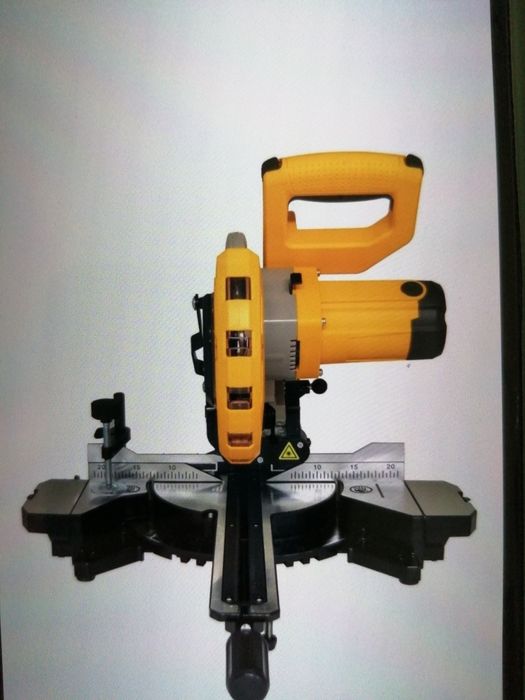 Продам торцовочную пилу