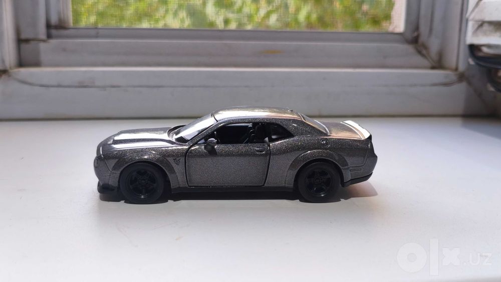 Коллекционная модель Dodge Challenger (Масштаб 1:38)