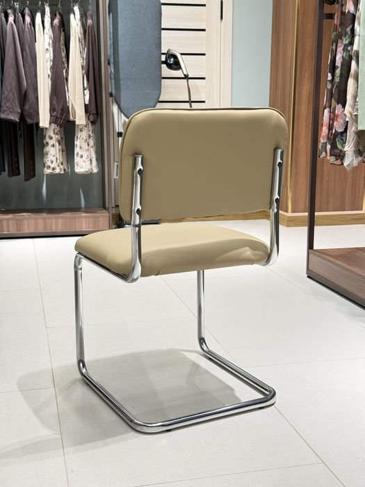 Стул из Dafna есть 55 шт
