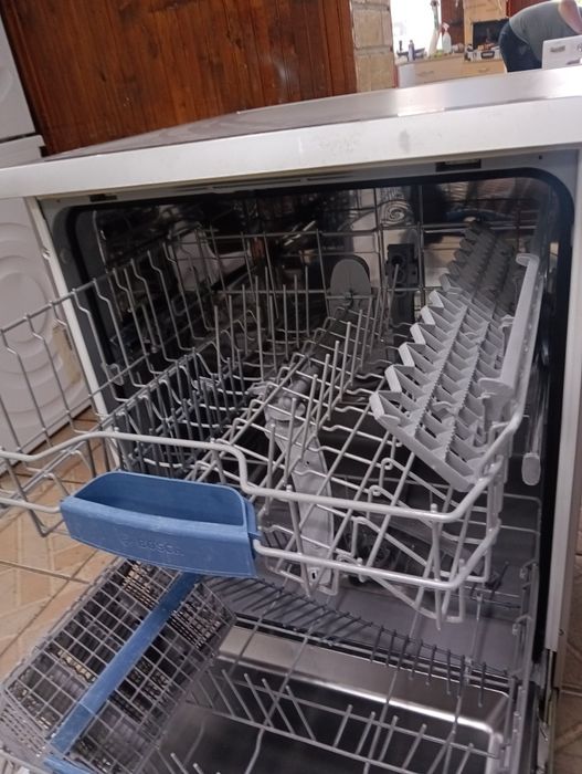 Сива свободно стояща съдомиялна Бош Bosch 60 см 24месеца гаранция!