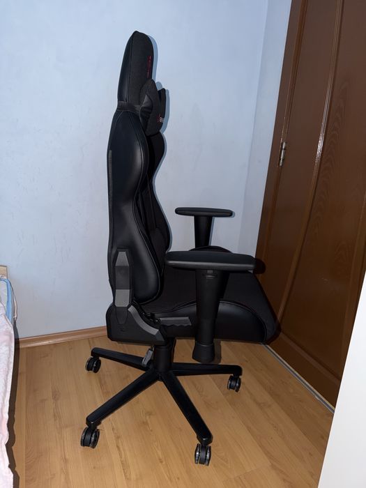 Геймърски стол genesis Nitro 550 G2