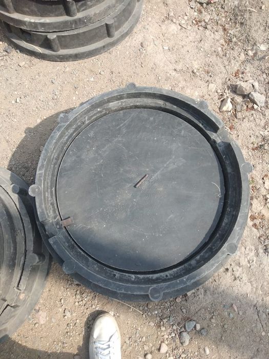 Продам люки полимерные