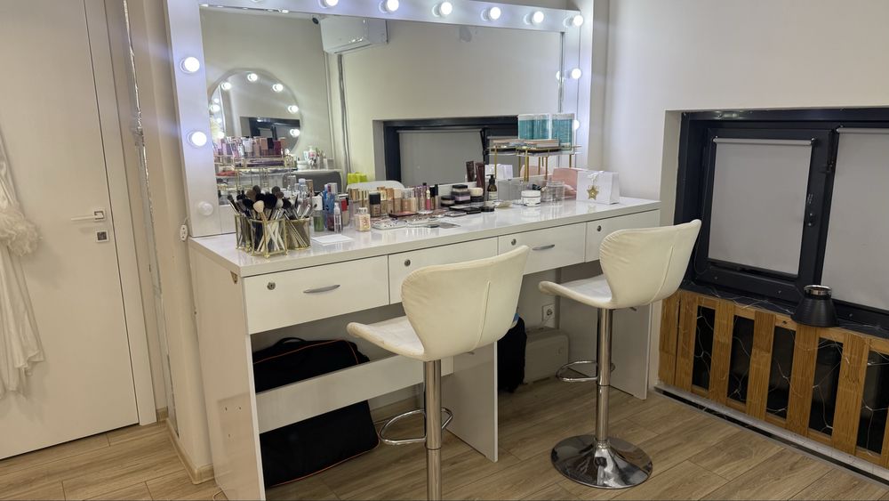 Продам Визажный зеркало