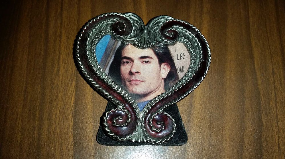 Масивна антикварна рамка за снимки - Бронзова пластика