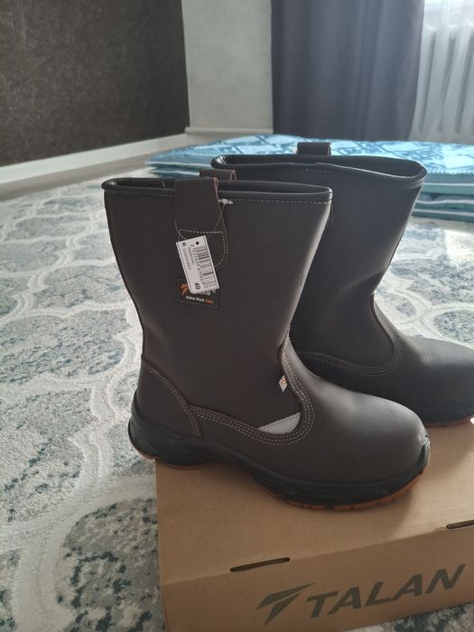 Продам сапоги рабочие летние.
