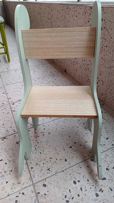 Детско столче динозавър.