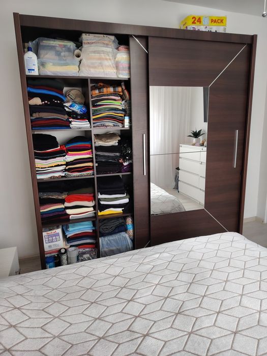 Dulap 2 m x 2m + 2 noptiere = 1000 lei