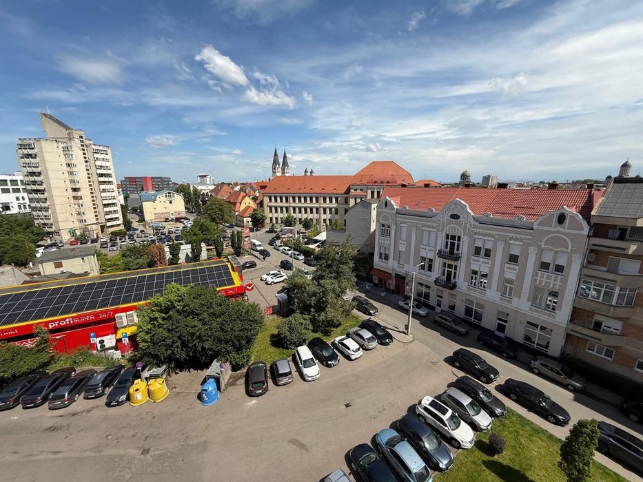 Ofer spre închiriere Apartament 4 Camere ultracentral