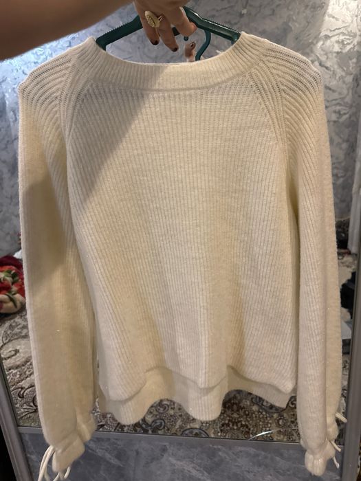 Shunaqa kiyimlar sotiladi