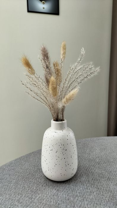 Вазы керамика с сухоцветом.