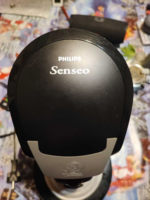 2 - две кафе машини 2 са на филипс  с капсули като пакетчета за чай .