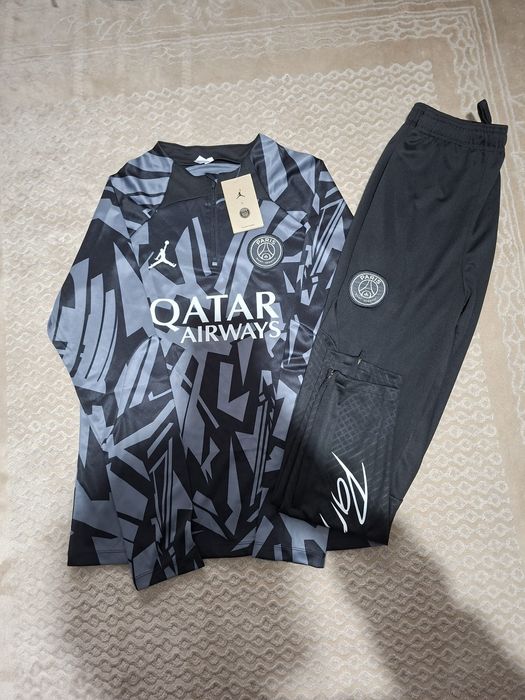 Compleu psg cu eticheta