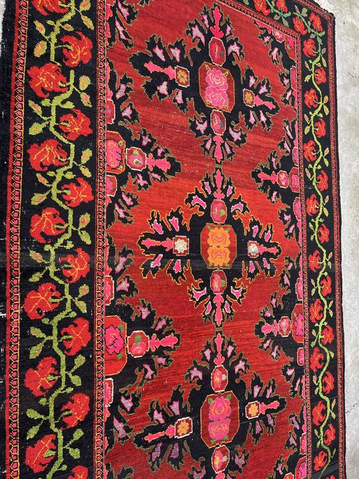 Шерстяной ковёр б/у