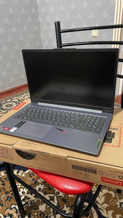 Ноутбук Lenovo IdeaPAD Slim 3 15;8 ДЮЙМ 512GB SSD 8GB RAM