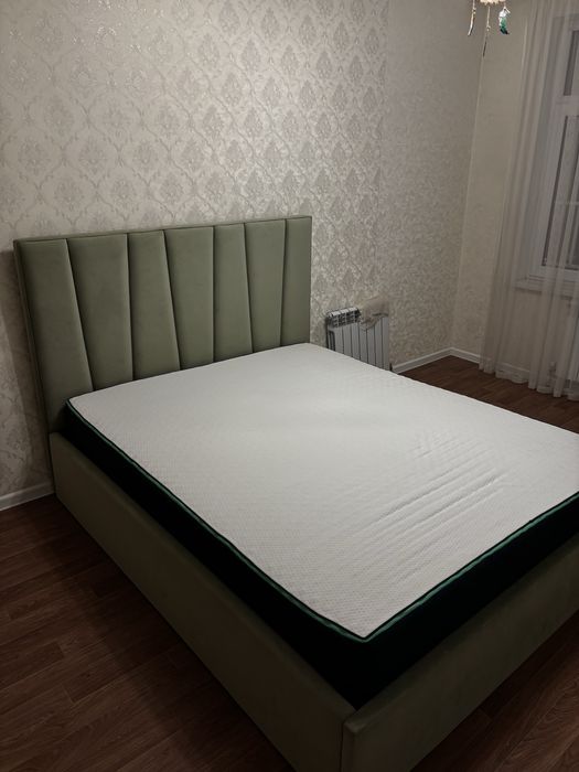 продается кровать с матрасом