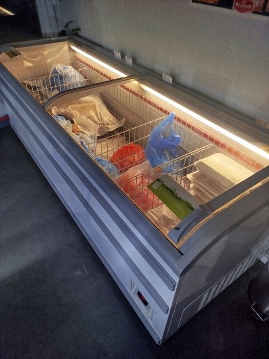 Професионална хладилна ракла AHT Paris 250