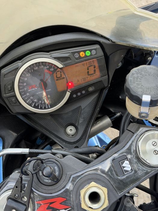 Suzuki gsxr1000 k9 2009 yil