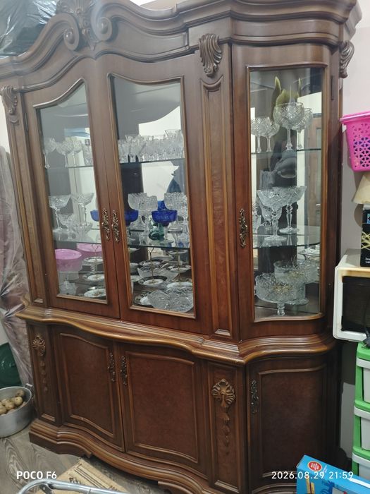 Продается сервант