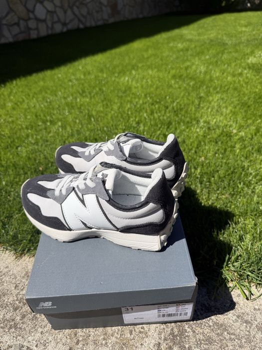 Продавам детски маратонки New Balance