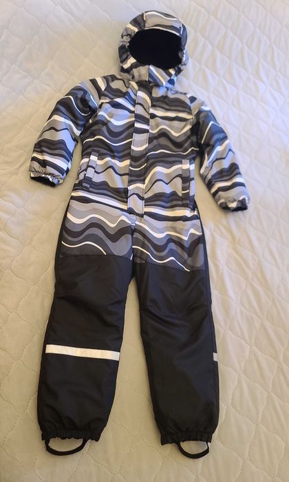 Продам зимний комбинезон Lassie