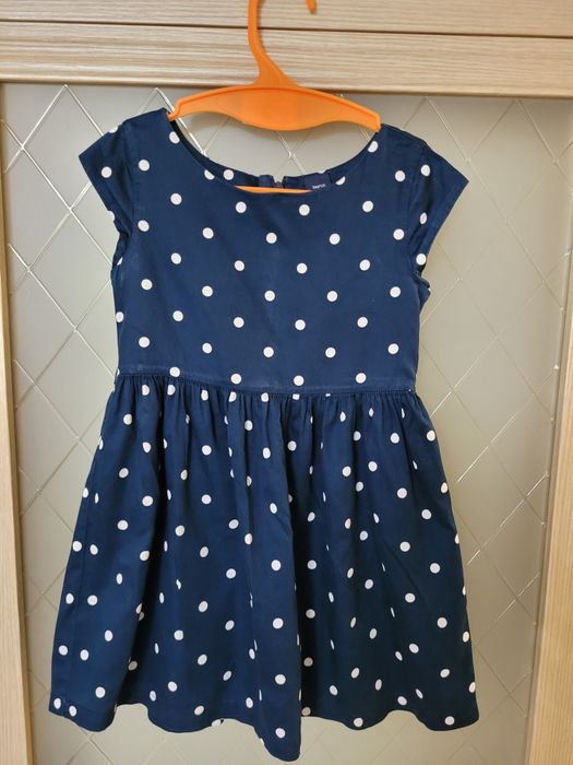 Для девочек одежду продам. Б/ у. , в хорошем состоянии.