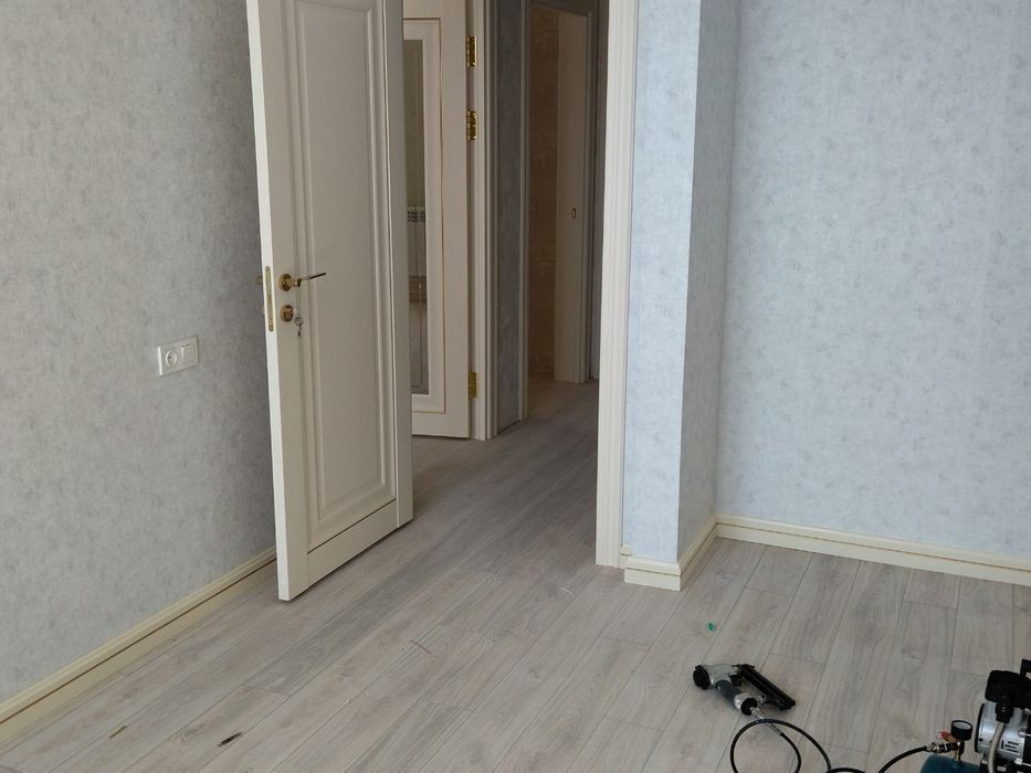 Маляр, ламинат, жидкие обои, пластик, электрик, откос.
хамма ишларни к