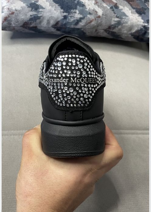 Alexander Mcqueen с камъни