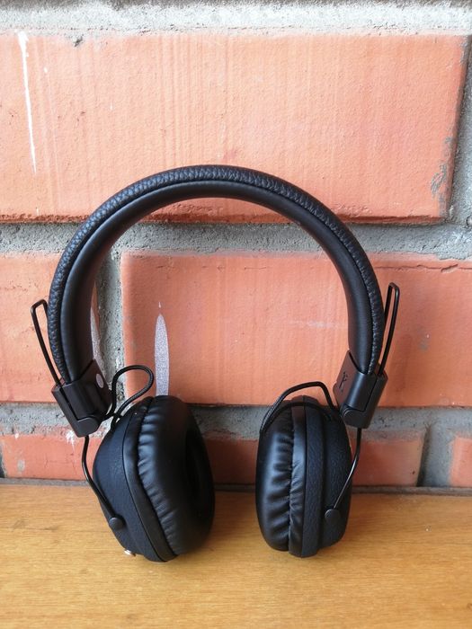 Продам наушники Маршалл 5