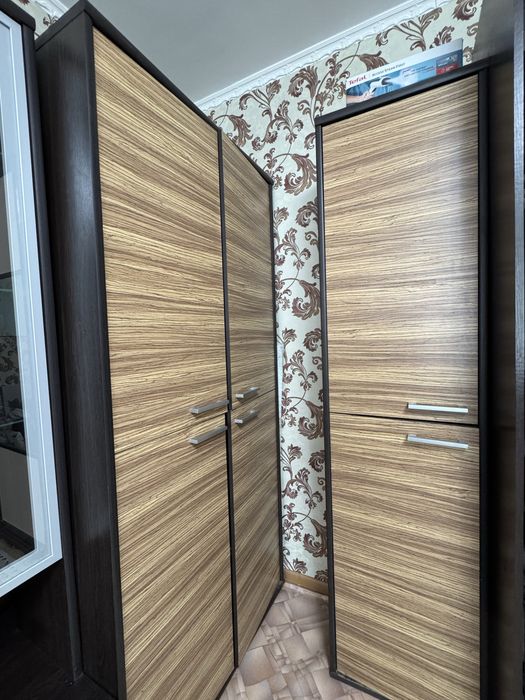 Продам мебельную стенку (гостиная)