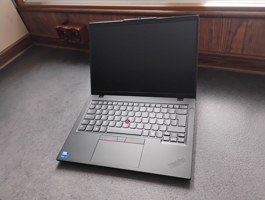 Laptop Lenovo - Intel Ultra 5 - 24GB - LTE - 5G - Arc Xe