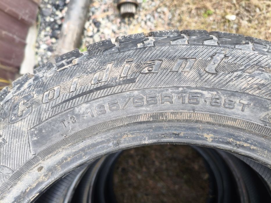 185 65 R15 продам шины Кордиант
