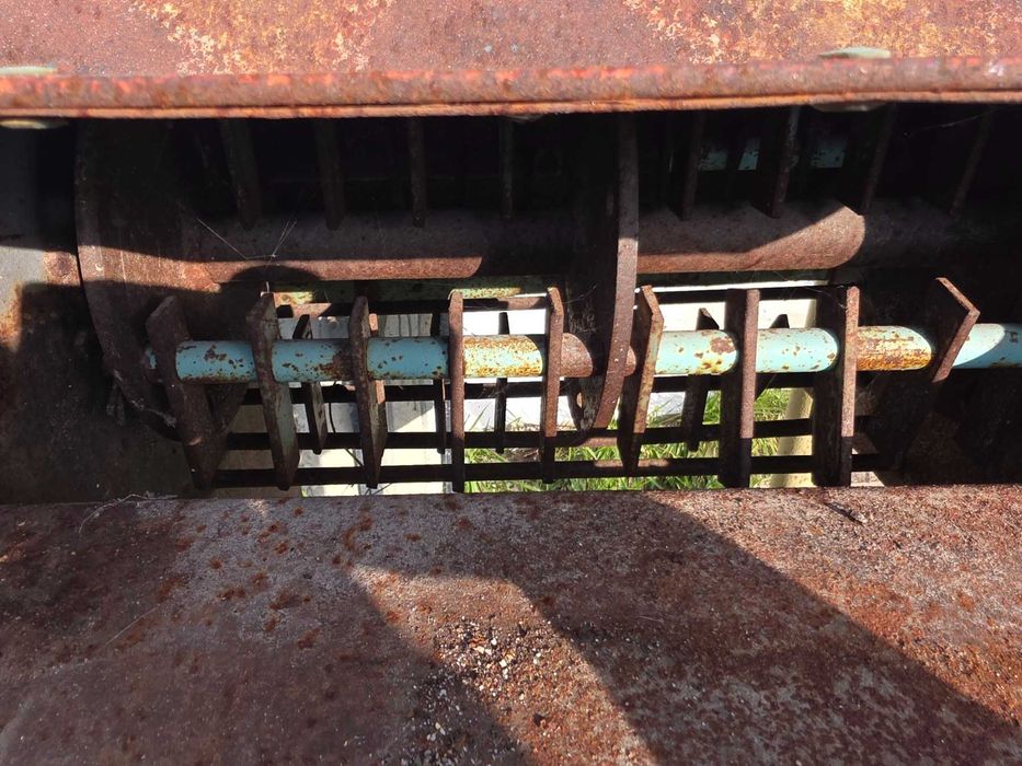 Мелачка за бали слама – работеща, индустриална