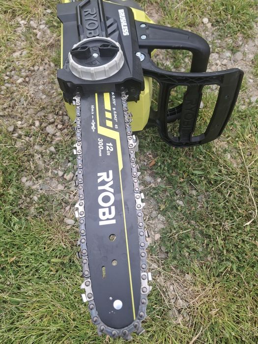 Drujbă Ryobi pe baterie