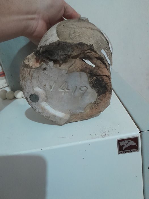 Старинные кувшин