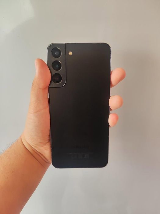 Samsung Galaxy S22+ 8/128гб