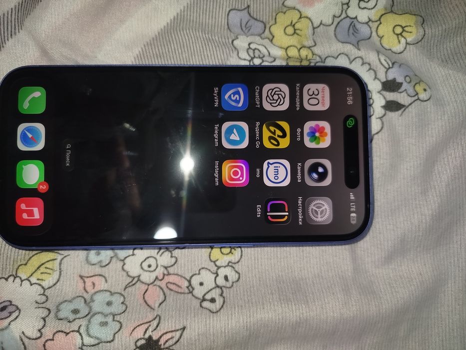 iPhone 16 почти новый, срочно
