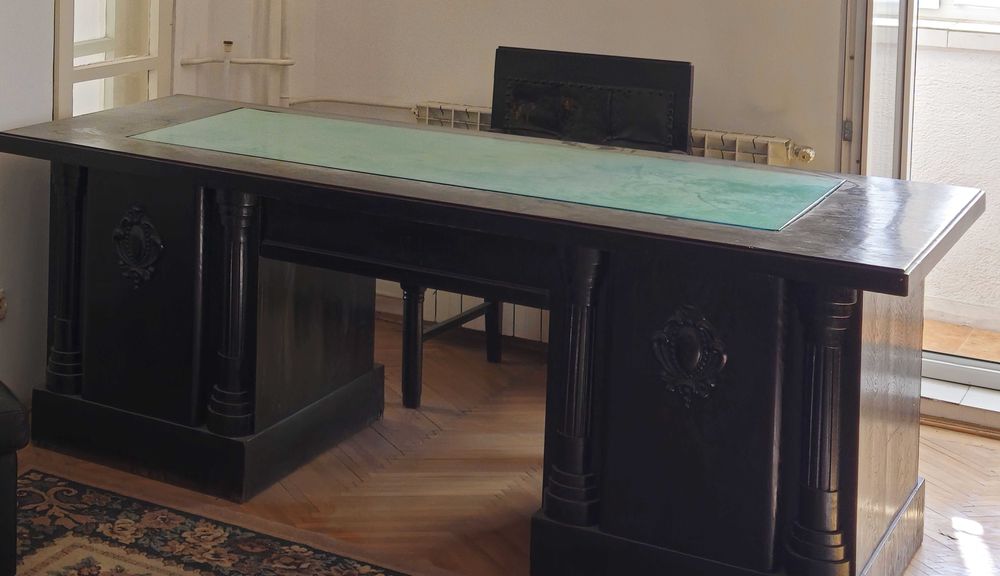 Birou + scaun – unicat, lemn masiv, negre, reducere februarie 2026