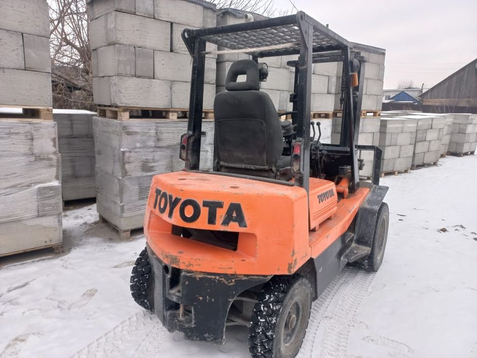 Вилочный погрузчик