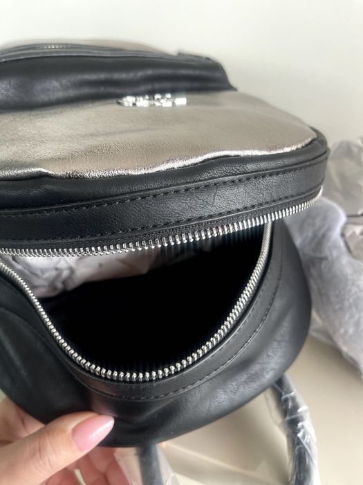 Roccobarocco дамска раница  Нова - изкуствена кожа