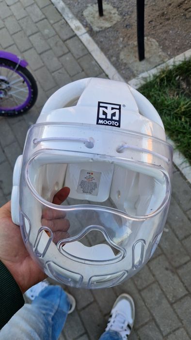 Продам шлем на каратэ