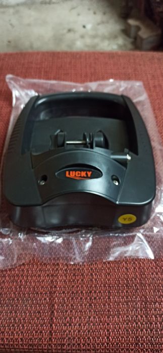 Продавам стойка за сонар Lucky