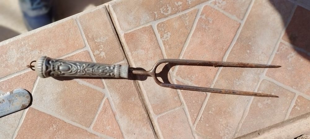 Set de cutite cu mâner turnat