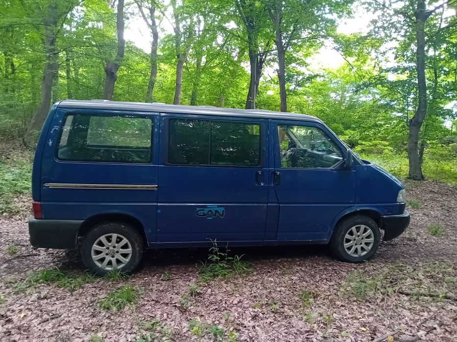 Vând  transporter T4 an 2003 in stare foarte bună  preț  3500euro