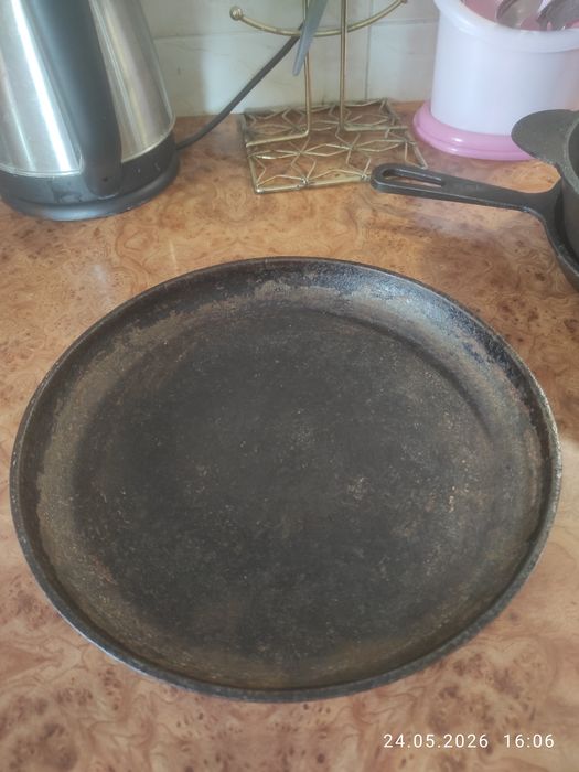 Продам чугунные сковородки СССР