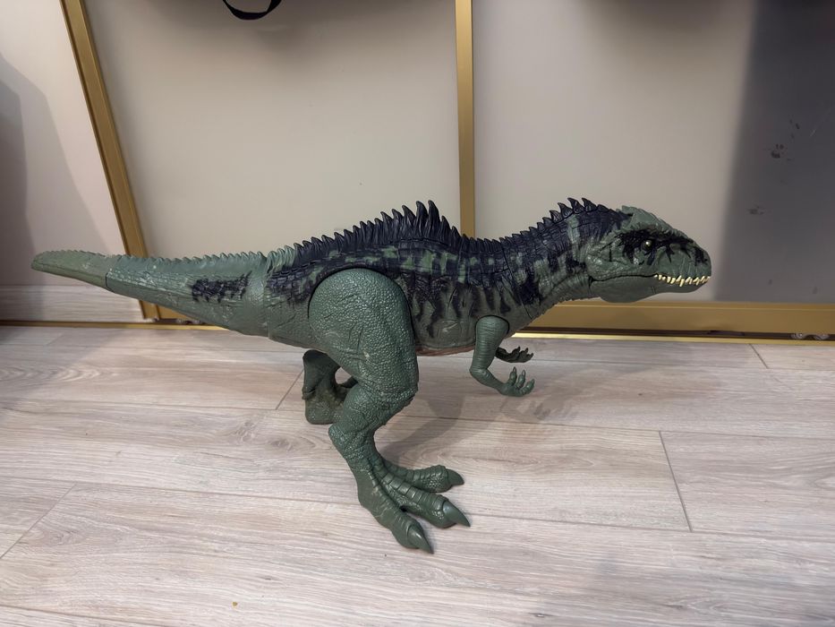 Динозавр фигурка