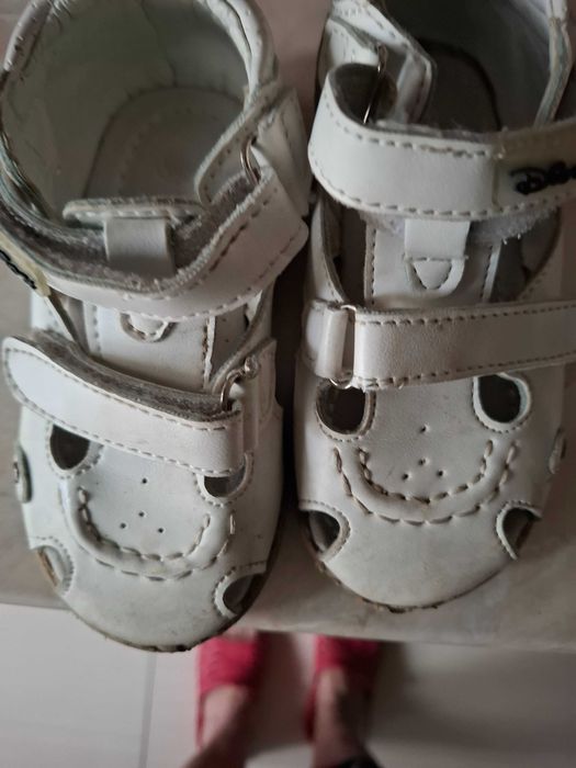 Vand sandalute albe ptr copii mar 23
