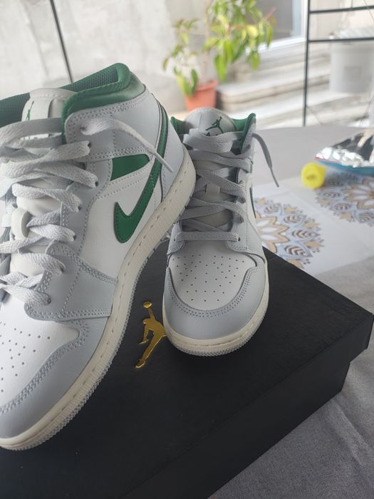Jordan 1 mid verde și gri
