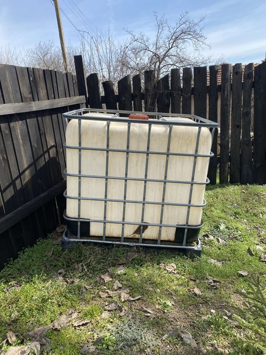 Продавам Бидон 1000 л.