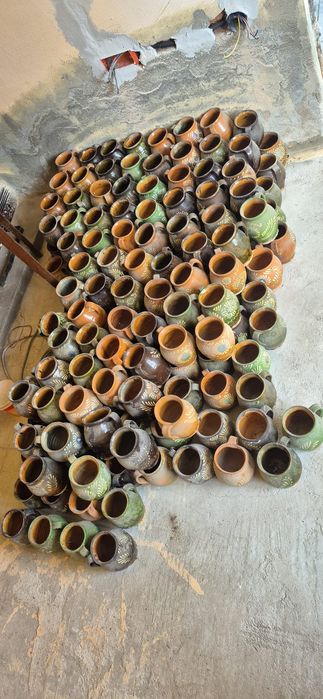 Oale din lut diferite mărimi