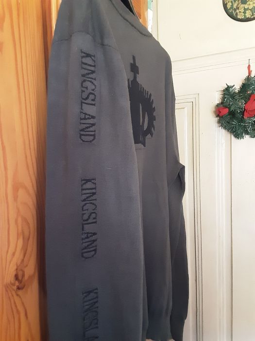 Маркова мъжка спортна фланелка.